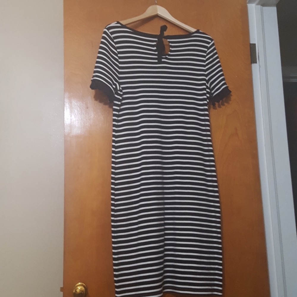 Dress - Picture 2 of 3